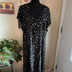 Hot Topic Maxi Dress.